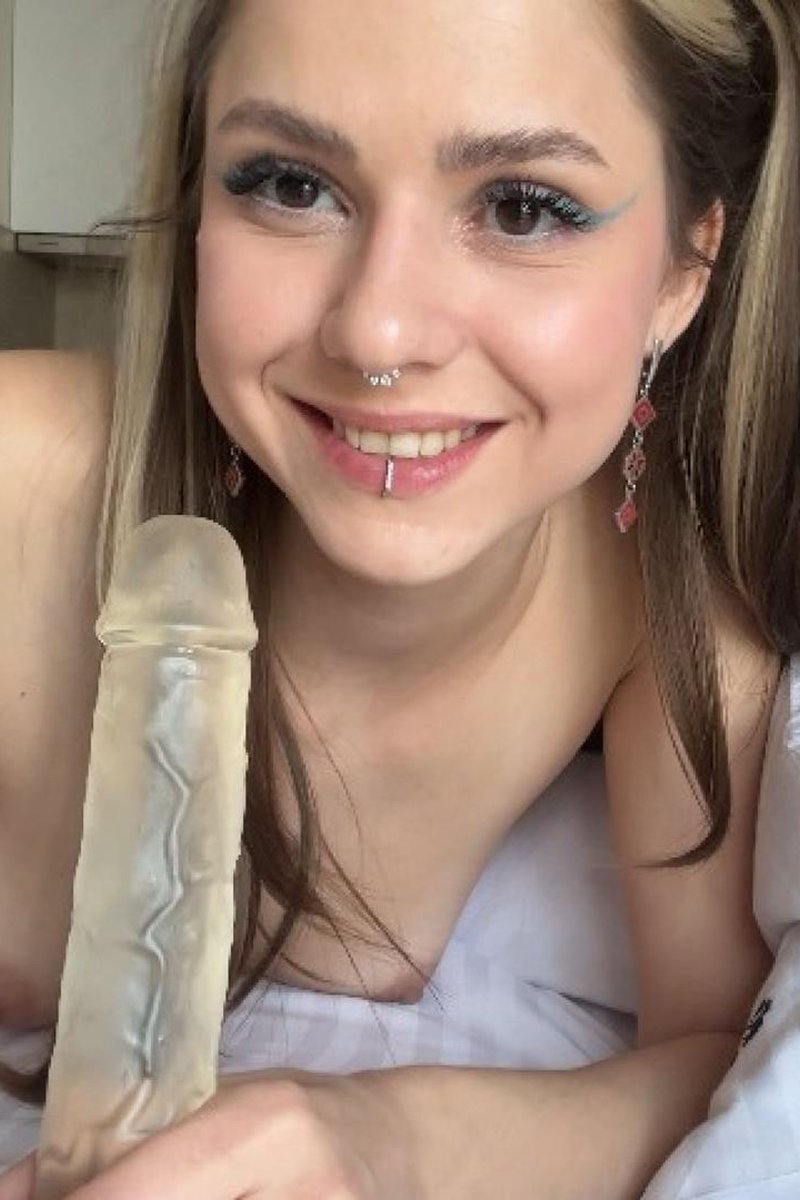 TP-manyvidscatalien-smile-and-suck-dick