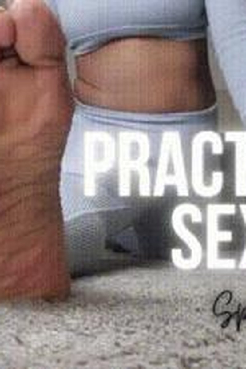 Practicing Sexy Split Stretch - Screenshot 1 of 4 - Flexible