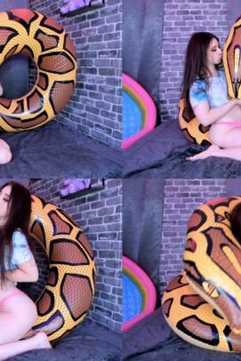 Playing With My Python Inflatable Custo - Screenshot 1 of 4 - Inflatables Non Pop