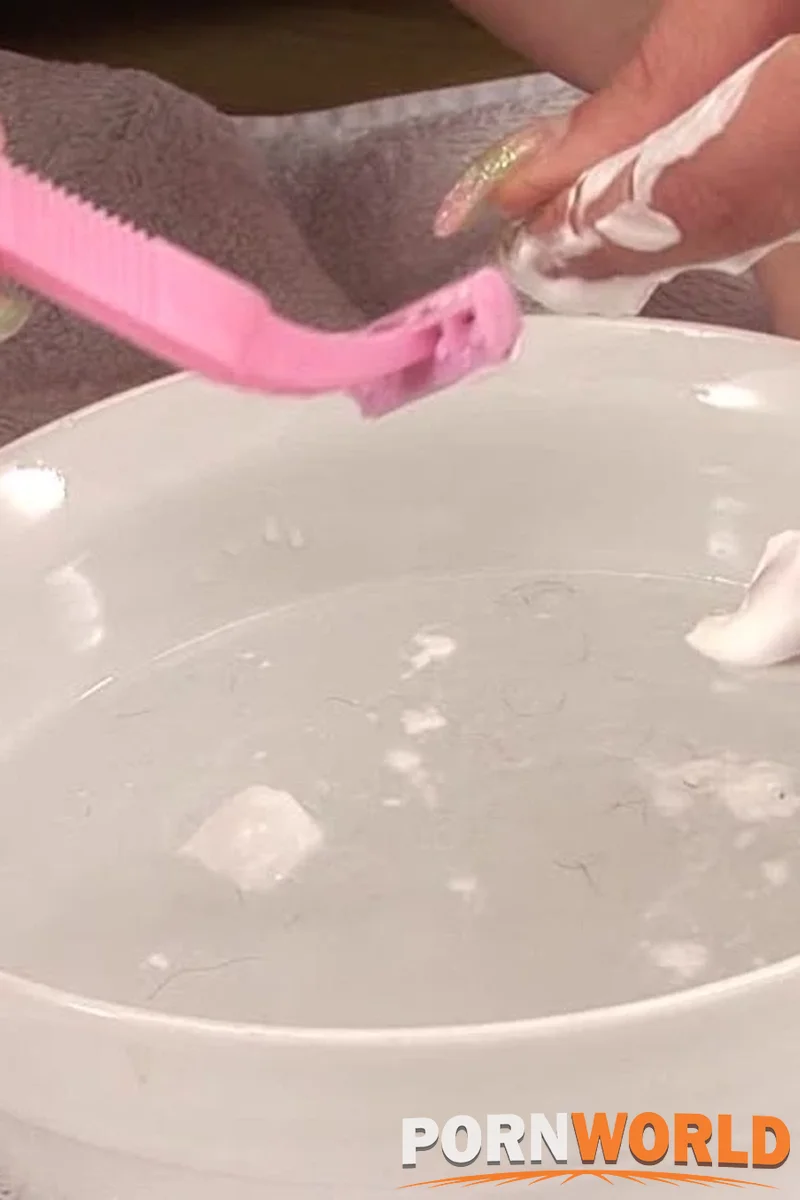 Shaved for Eating - Screenshot 1 of 4 - Hairy Pussy