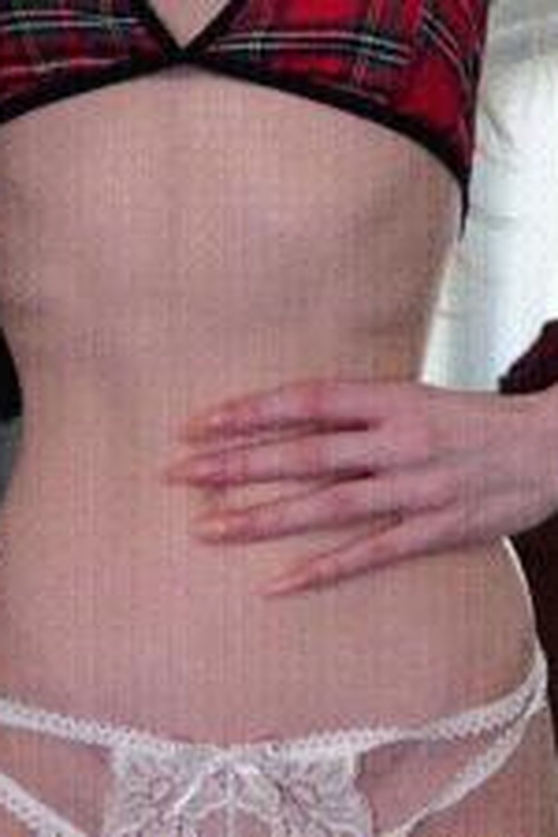 Stepdaughters Tiny Waist - Screenshot 1 of 4 - Blonde Hair (Female)
