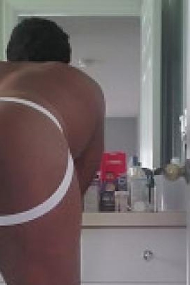Brushing My Teeth - Screenshot 1 of 4 - Ass Fetish