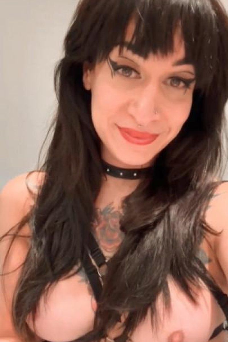 Softcore Promo - Screenshot 1 of 4 - Babes