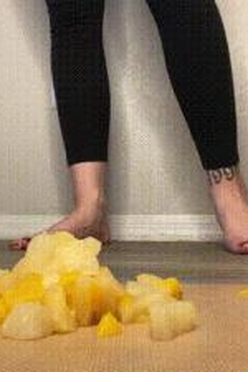 Stepping On Fruit - Screenshot 1 of 4 - Fetish