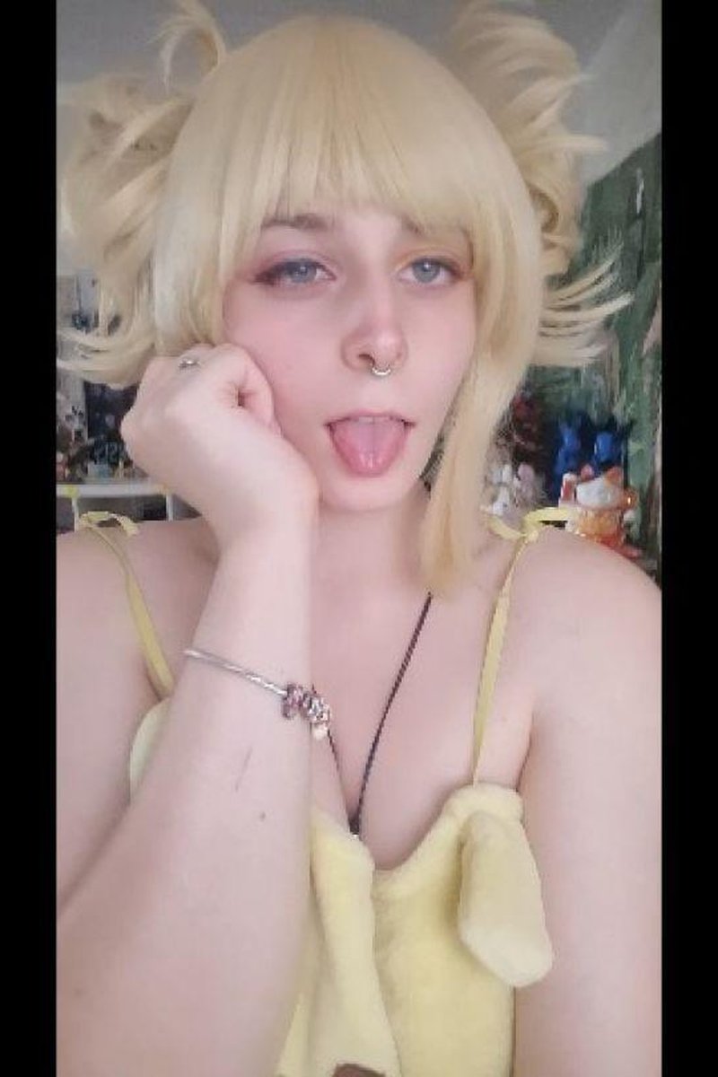 Cosplay Toga Himiko Ahegao - Screenshot 1 of 4 - Ahegao