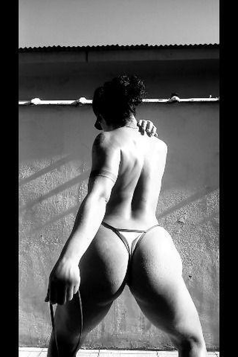 Twerk Wet And Horny Outside - Screenshot 1 of 4 - Big Ass