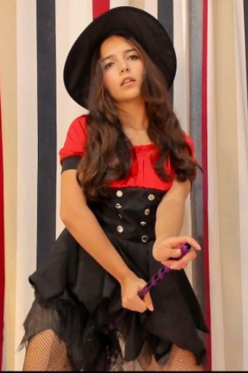 Witch Costume - Screenshot 1 of 4 - Costume