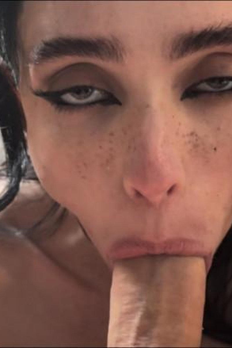 Deepthroat Infinity - Screenshot 1 of 4 - Amateur