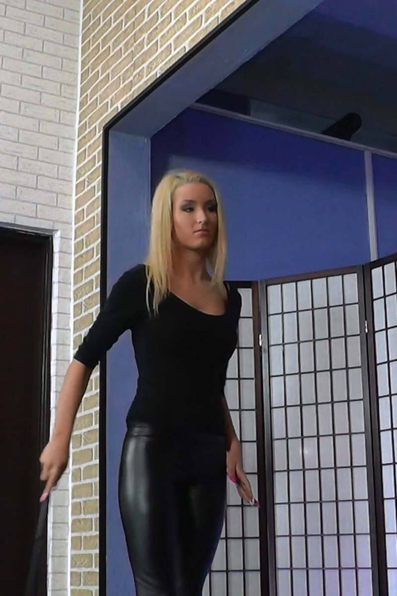 Big Punishment - Screenshot 1 of 4 - BDSM