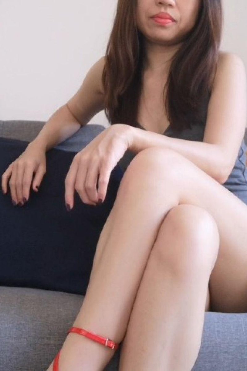 Work For Asian Female Boss - Screenshot 1 of 4 - Asian