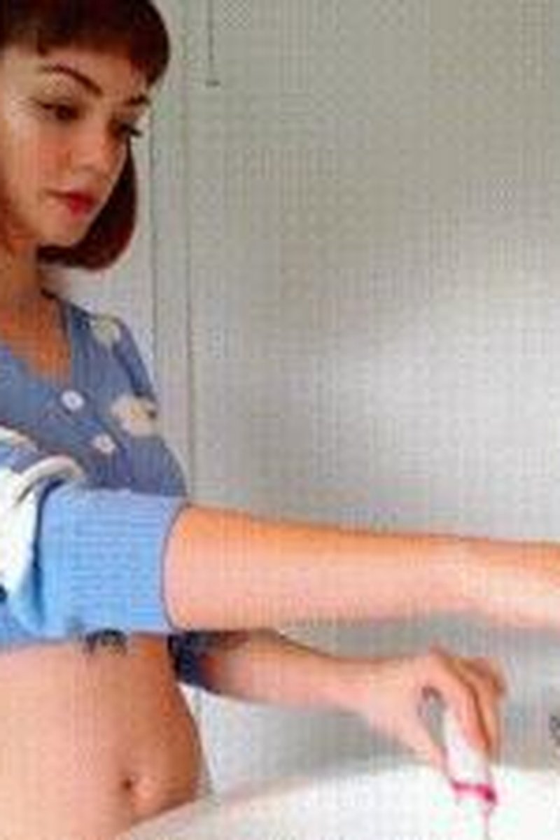 Brushing Teeth - Screenshot 1 of 4 - Domination