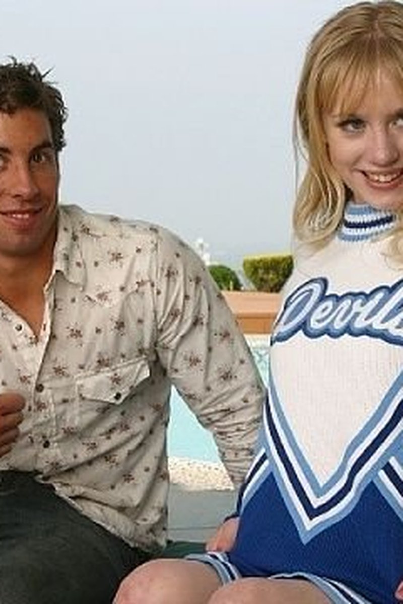 Meadow - Screenshot 1 of 4 - Cheerleader