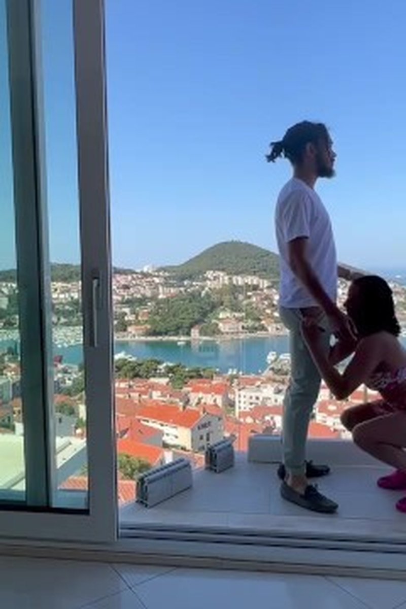 Tiktok Couple Fuck on Balcony - Screenshot 1 of 4 - Amateur