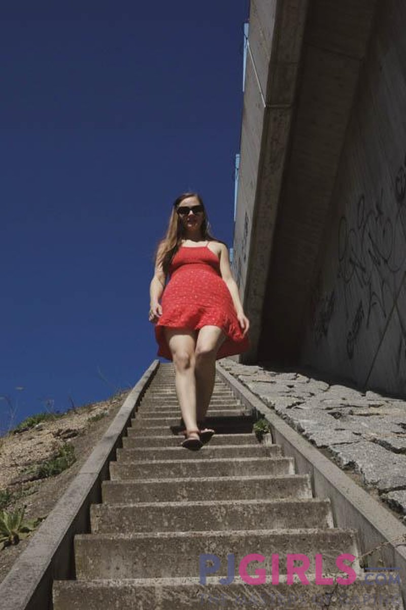 Hot Spring Day - Screenshot 1 of 4 - Blonde Hair (Female)