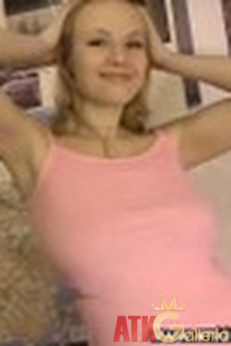 Nikol - Masturbation