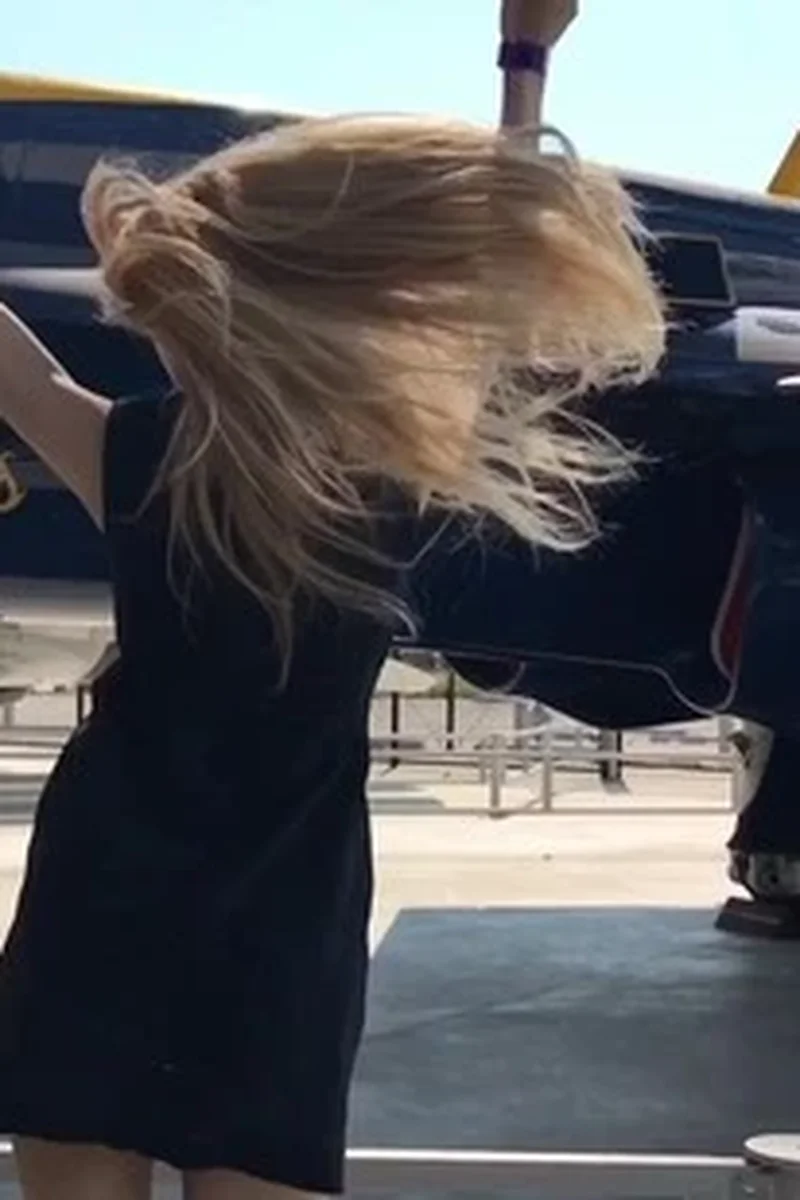 My Day Off in Seattle - Screenshot 1 of 4 - Blond Hair