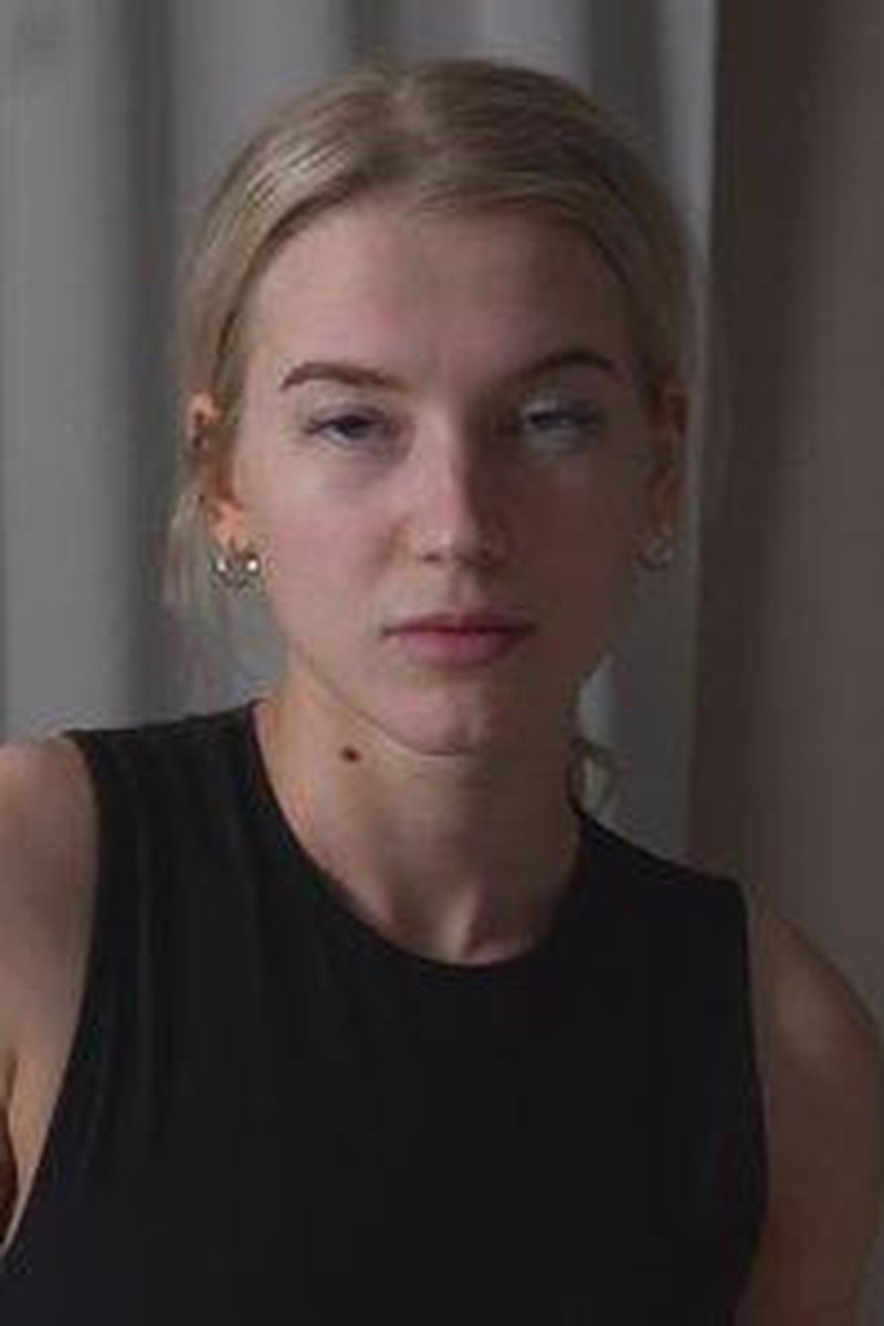 Gloved Ballbusting - Screenshot 1 of 4 - Ball Squeezing