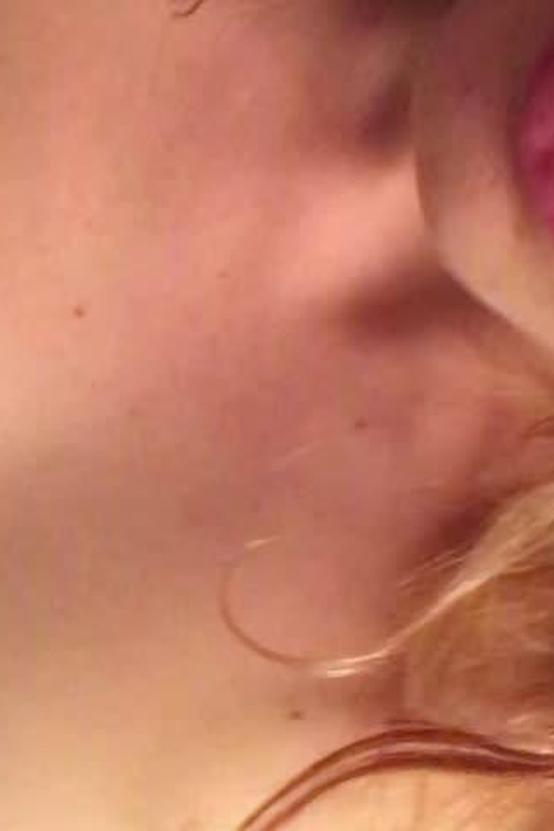 Touching Myself - Screenshot 1 of 4 - Babes