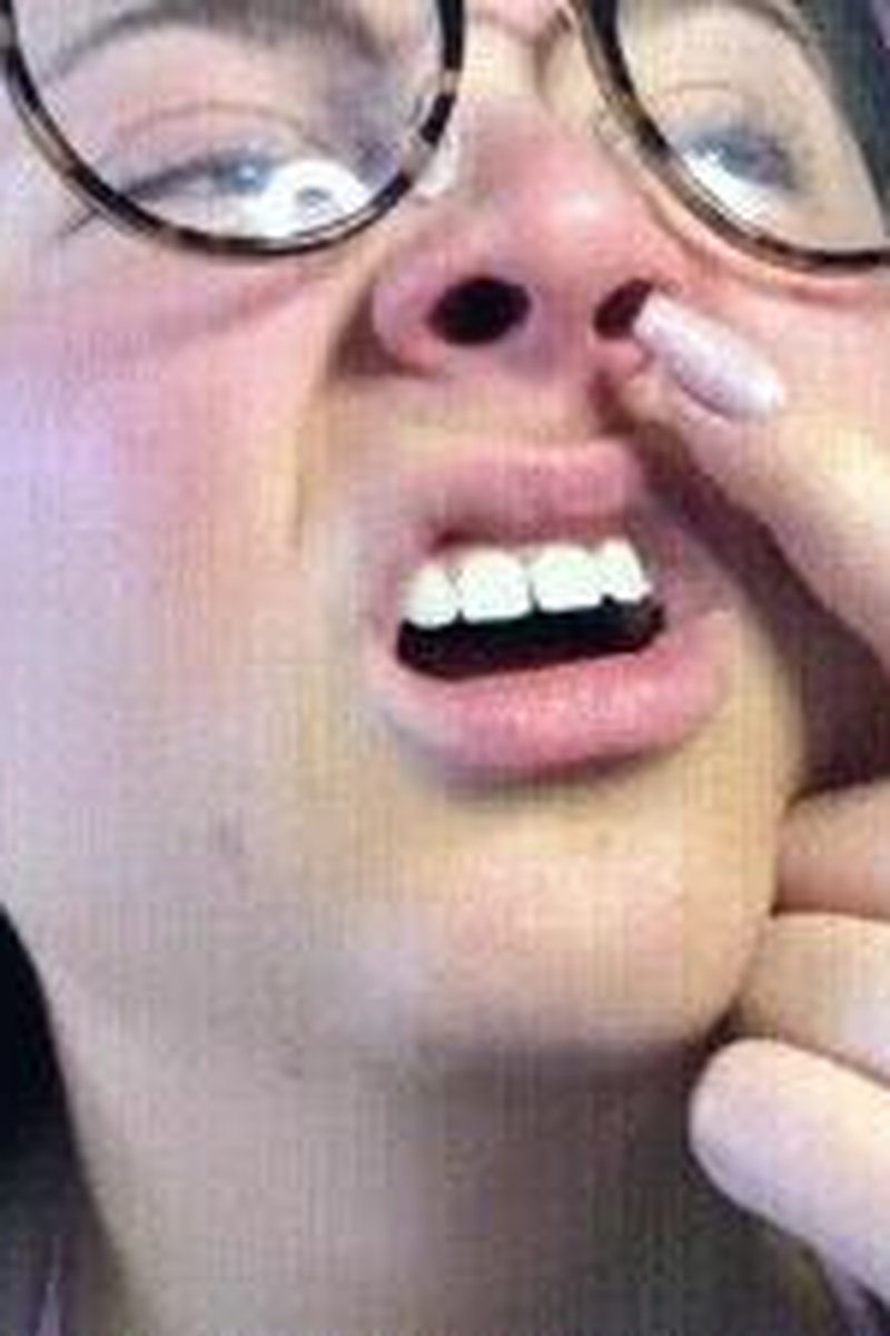 Nose Picking - Screenshot 1 of 4 - Boogers