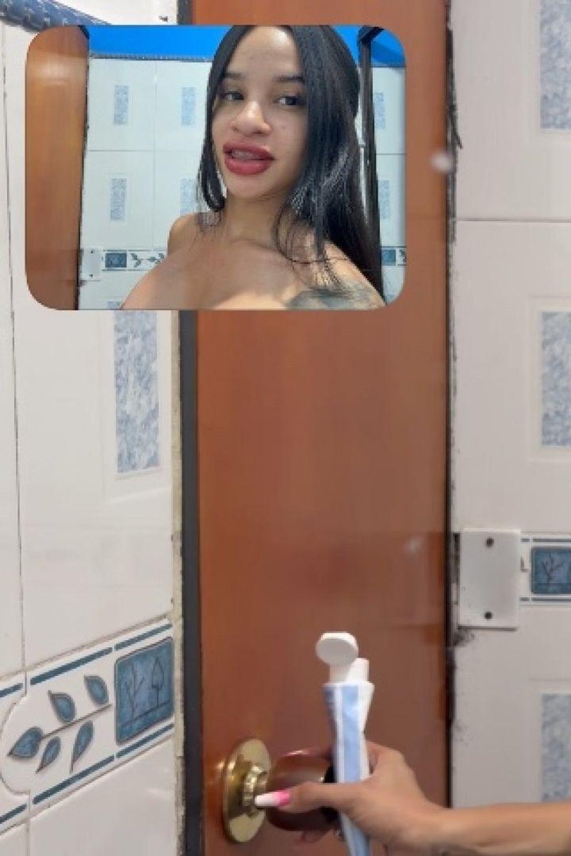 Spy On My Life | Brushing My Teeth - Screenshot 1 of 4 - Adorable