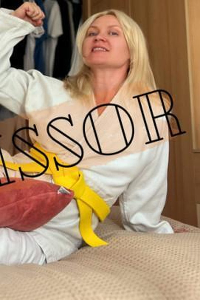 Headscissor - Screenshot 1 of 4 - MILF (30+)