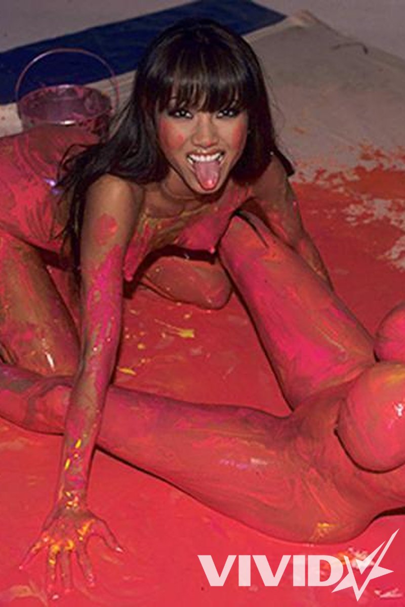 Art Lover - Part 2 - Screenshot 1 of 4 - Asian
