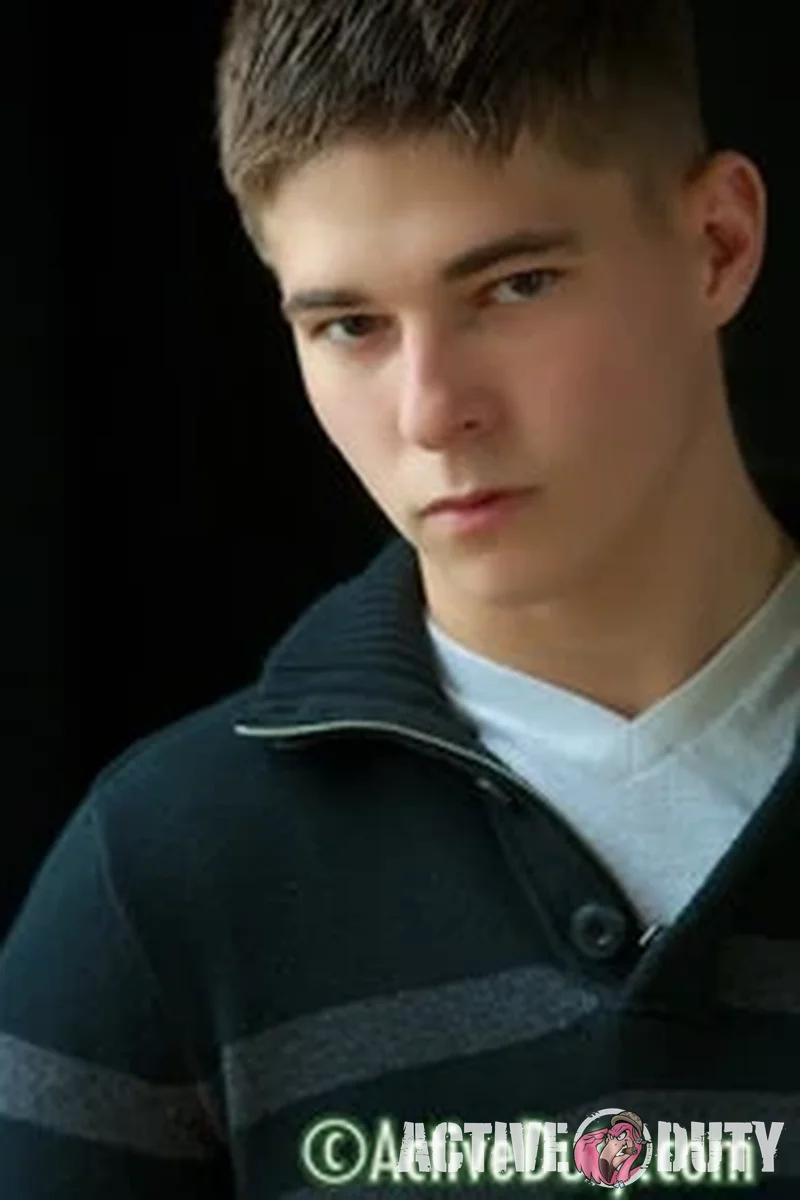 Parker - Screenshot 1 of 4 - Brown Hair