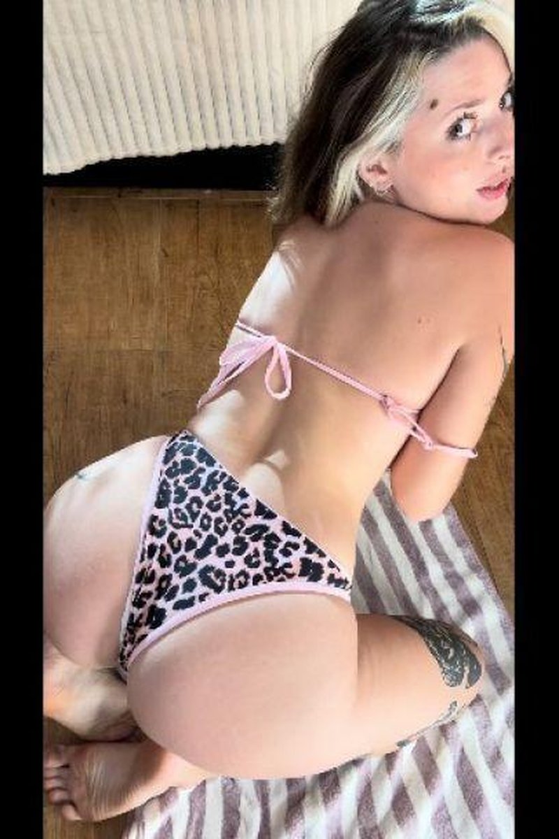 Seducing You - Screenshot 1 of 4 - Ass Fetish