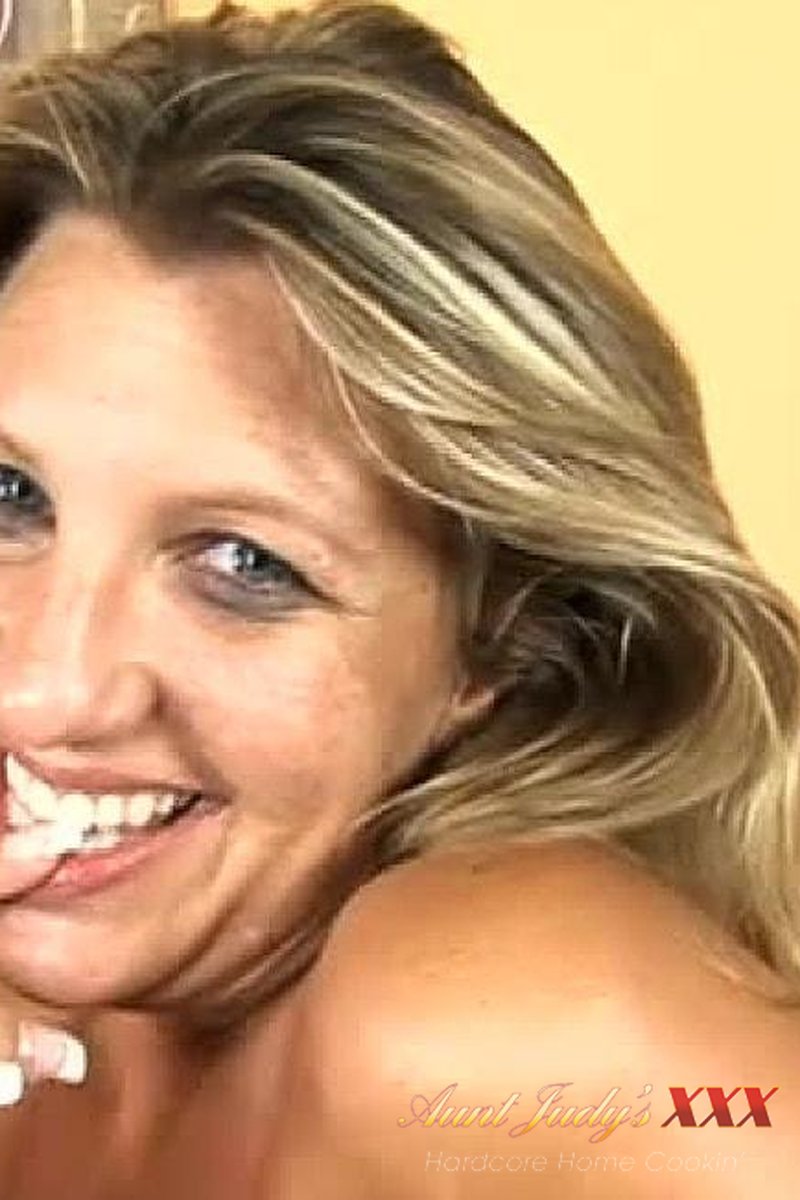 TP-auntjudysxxx-aj-classics-40yo-busty-blonde-milf-jezebel-gets-fucked