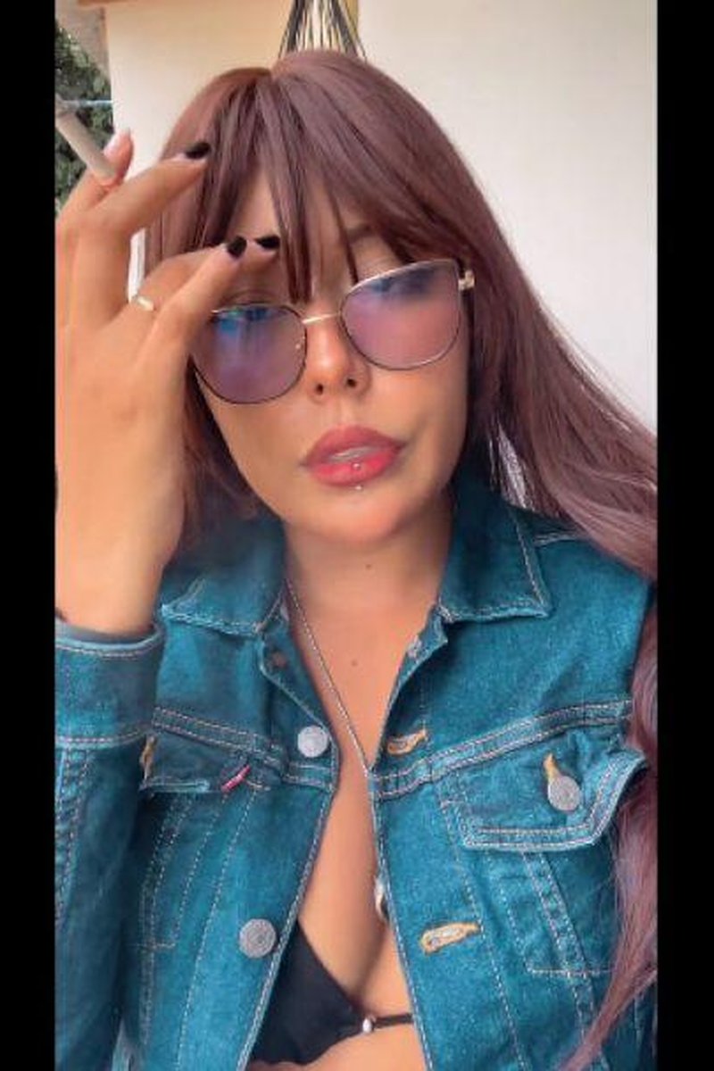 Stories - Screenshot 1 of 4 - Babes