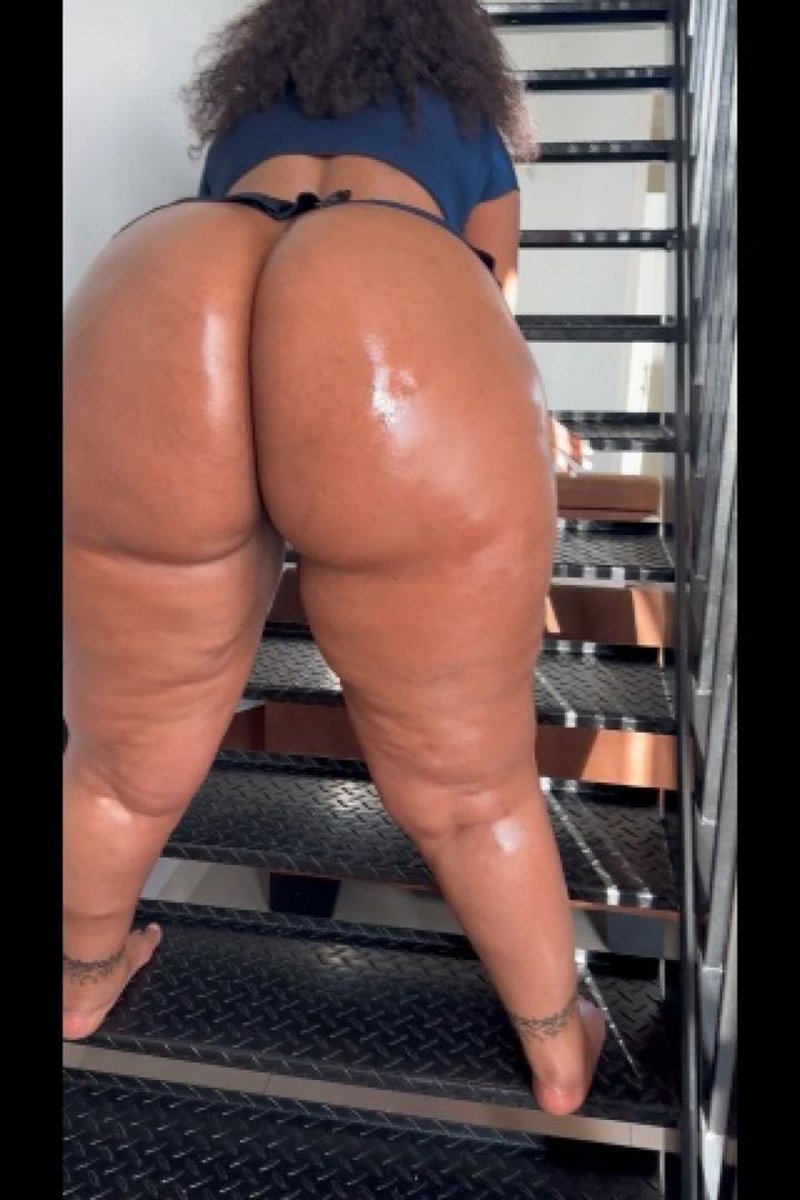 BBW Shaking Ass - Screenshot 1 of 4 - Ass Grinding