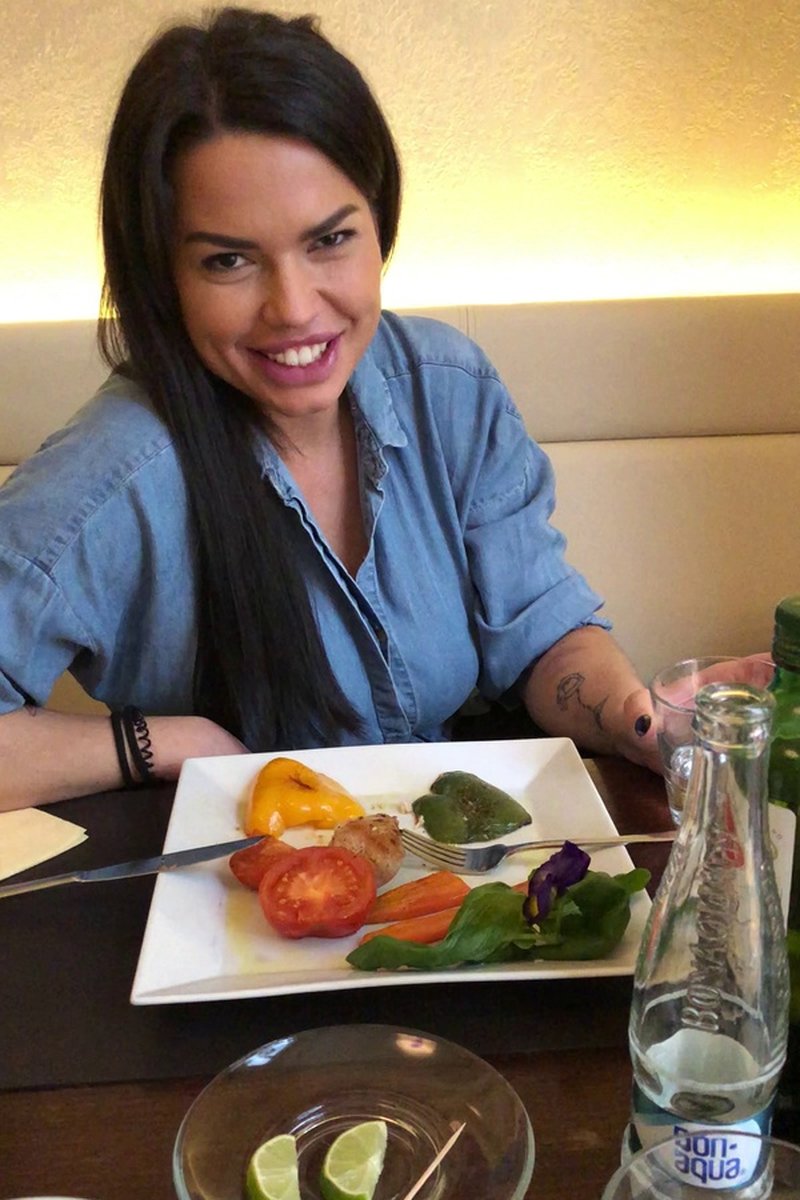 Healthy Snack - Screenshot 1 of 4 - Chloe Lamour