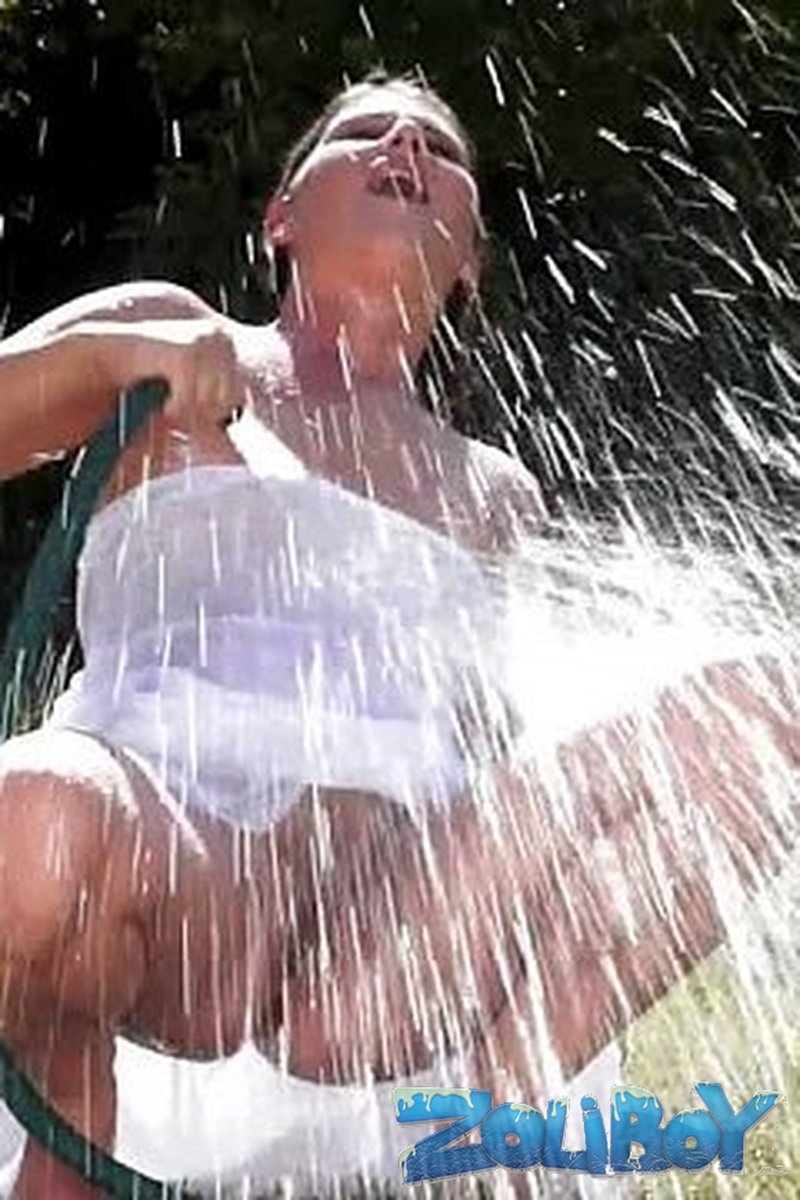 Summer Shower - Screenshot 1 of 4 - Brown Hair