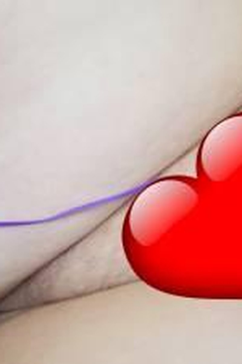 Kitty Uses Toy - Screenshot 1 of 4 - Large Labia