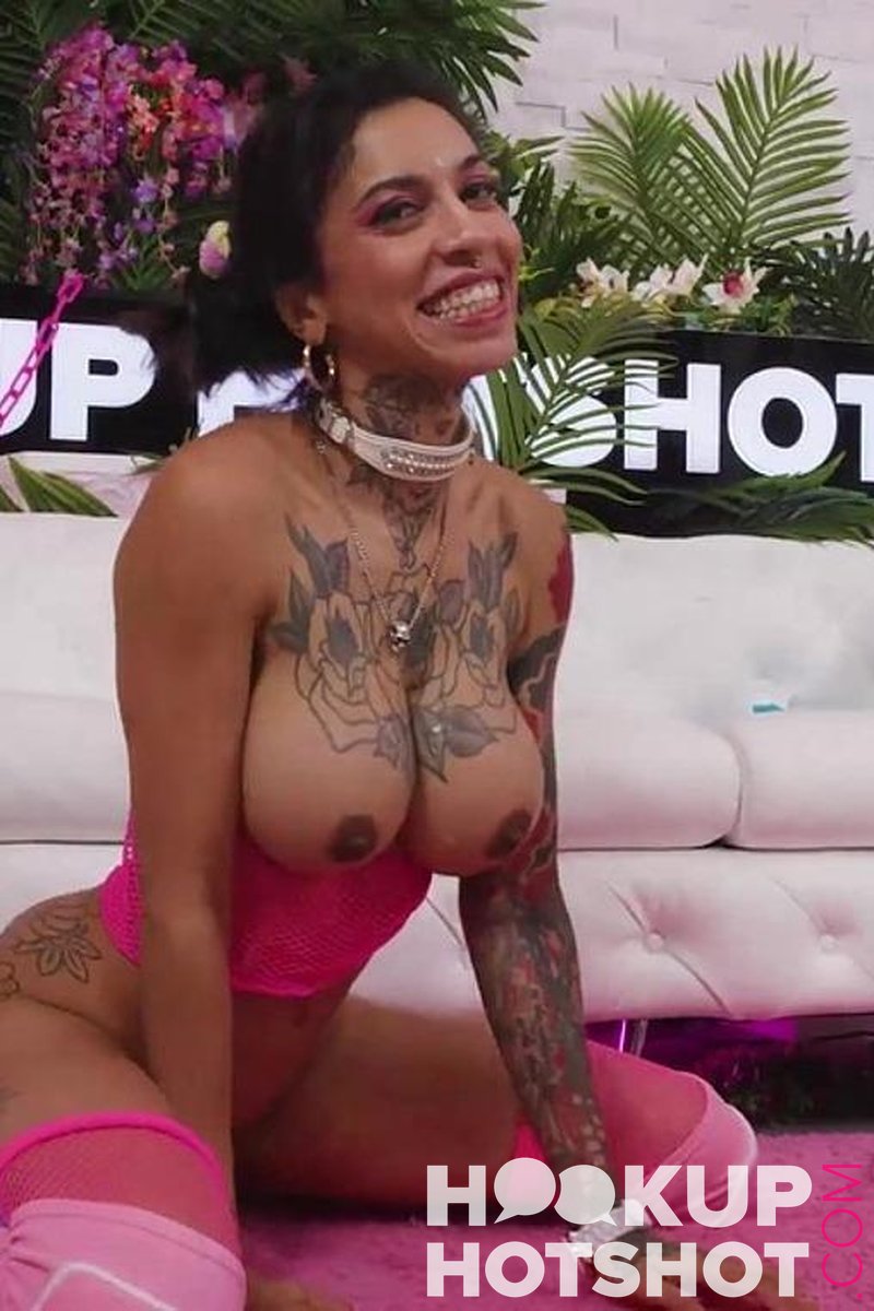 TP-hookuphotshot-ravyn-alexa-s-tight-asshole-craves-for-hard-dick
