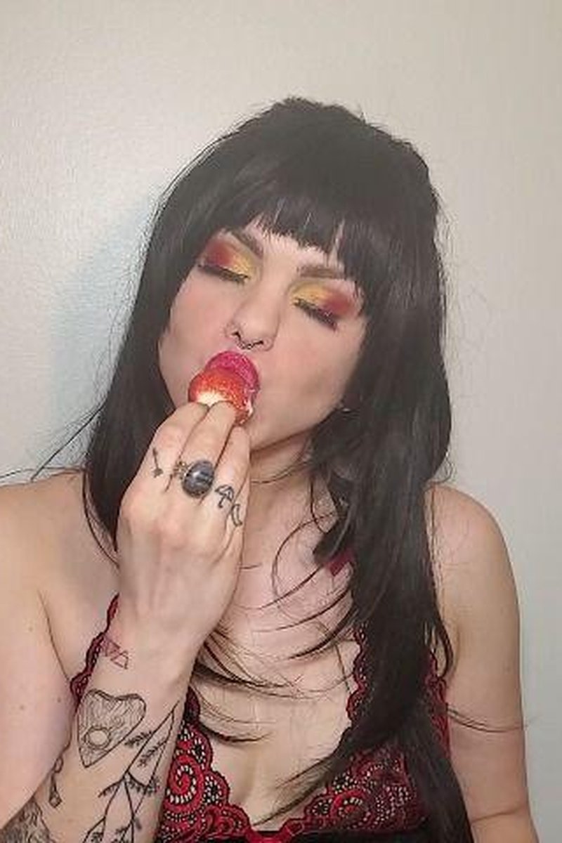 Strawberries - Screenshot 1 of 4 - Food