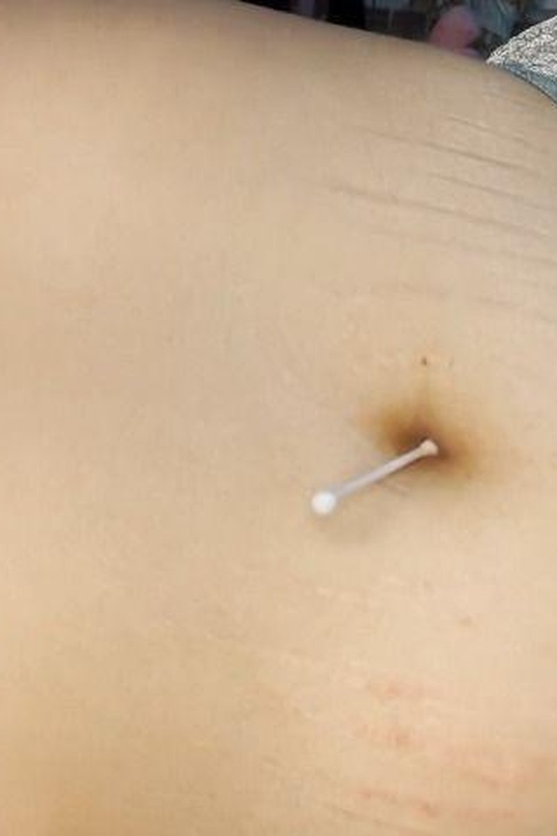 Belly Button Slave - Screenshot 1 of 4 - Belly Fetish