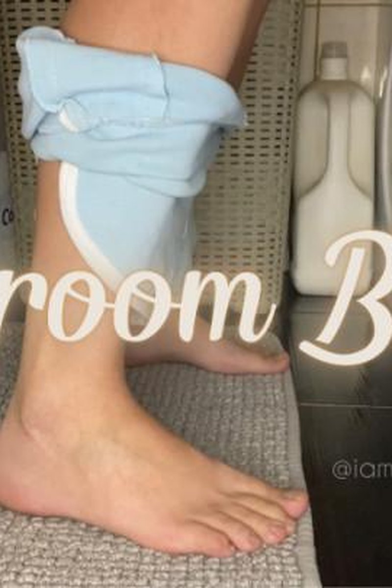 Bathroom Bombs - Screenshot 1 of 4 - Ass Fetish