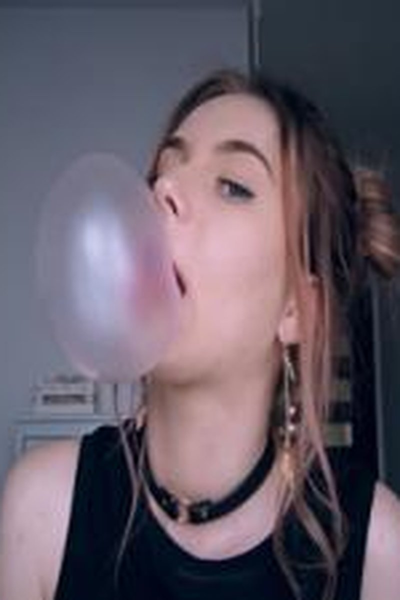 Giant Bubbles (S) - Screenshot 1 of 4 - Balloon Fetish
