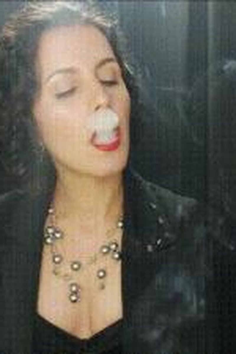 * Twitch * - Screenshot 1 of 4 - Cigarette