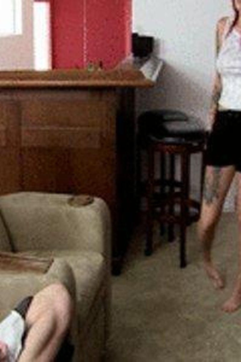 Tana Lea - Getting Along With Step-Mom Wmv HD - Screenshot 1 of 4 - Arguing