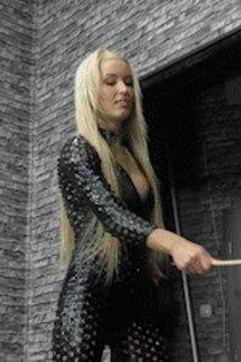Stroked Ass - Screenshot 1 of 4 - BDSM