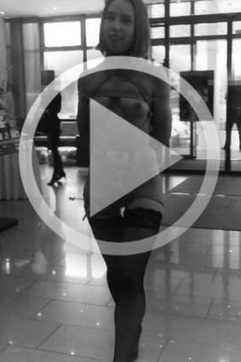 Walking Robin - Screenshot 1 of 4 - Bondage