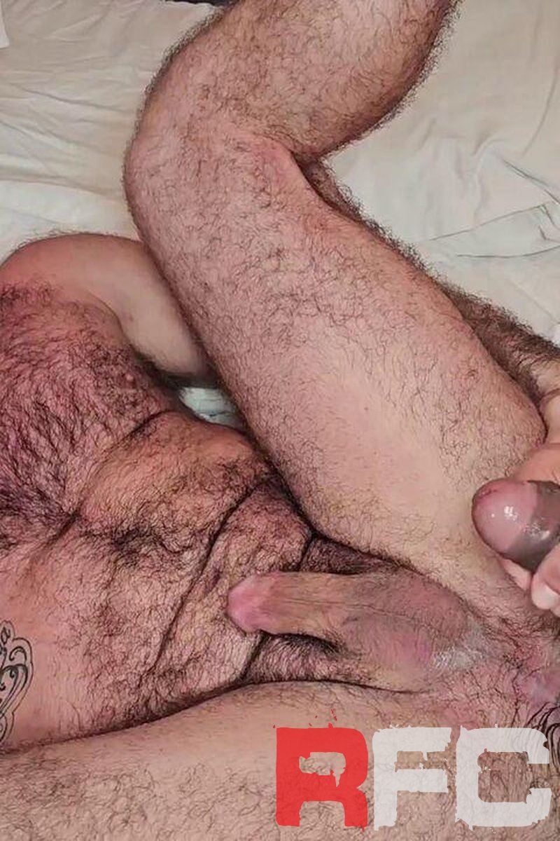 Better Accompained - Screenshot 1 of 4 - Big Muscle Guys