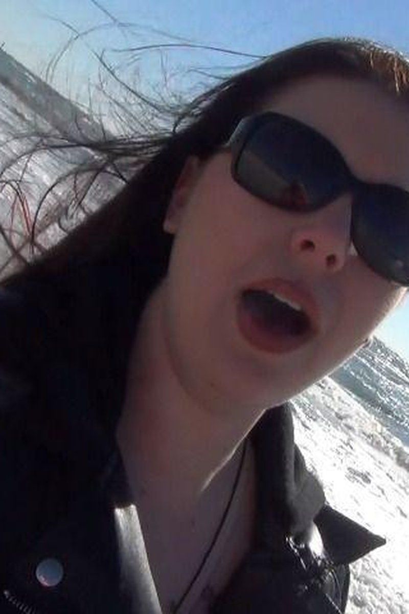 Beach Belching - Screenshot 1 of 4 - Leather