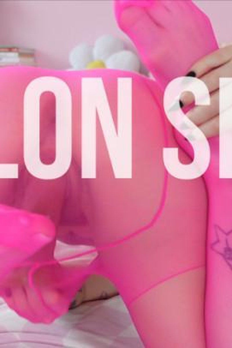 Nylon Slut - Screenshot 1 of 4 - Foot Fetish