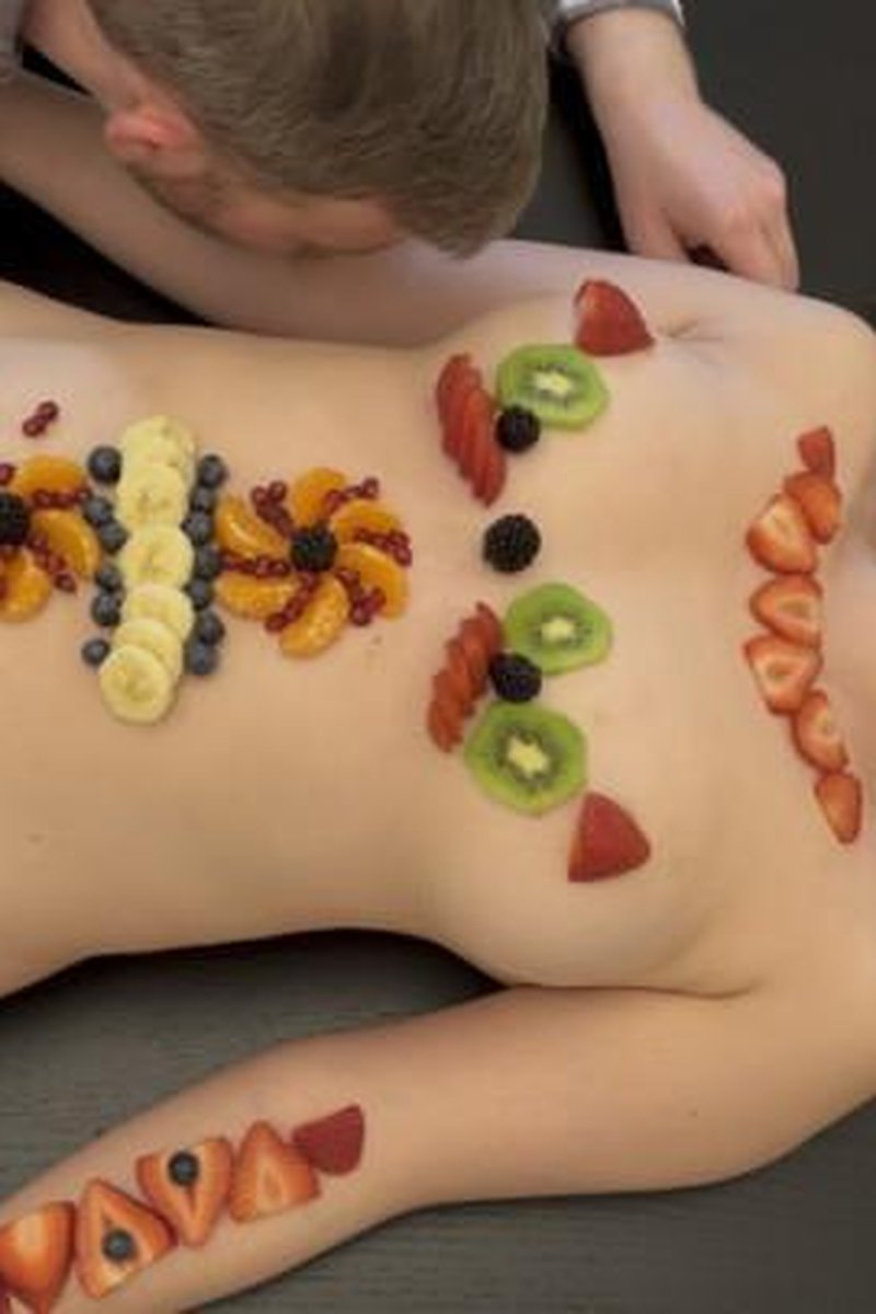 Human Table - Screenshot 1 of 4 - Brown Hair