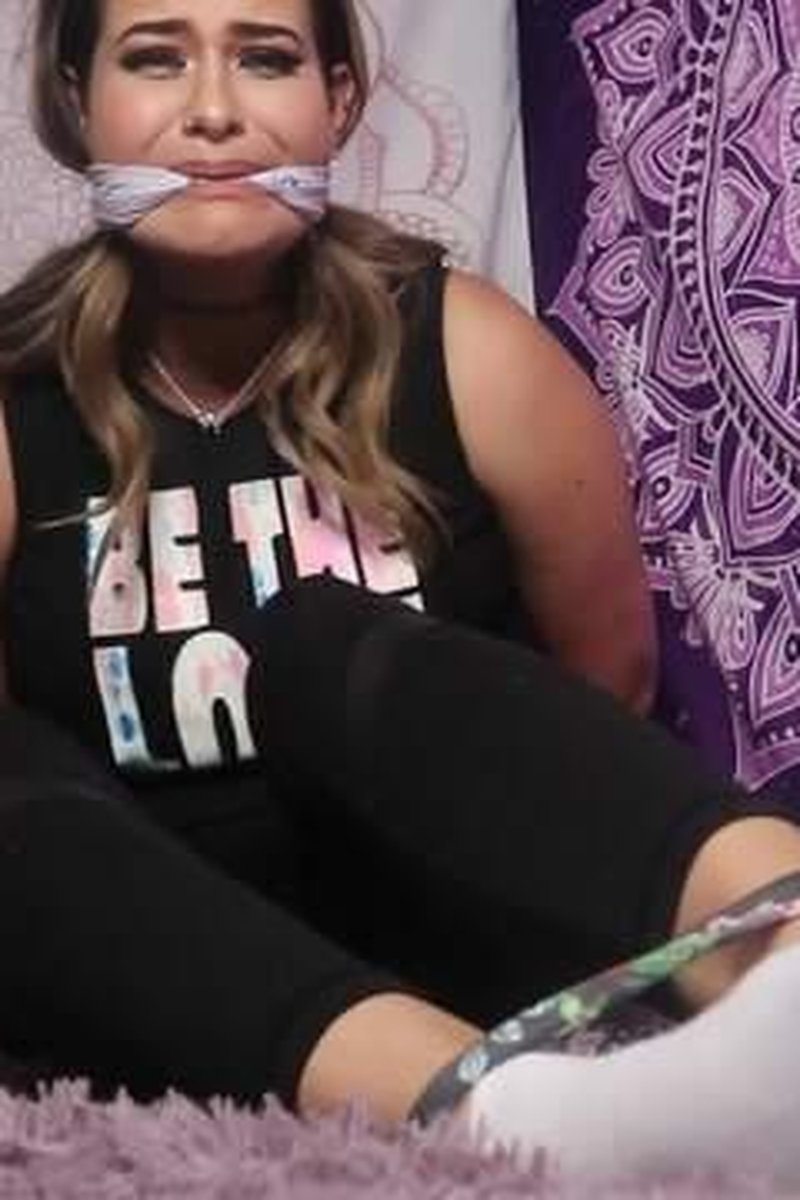 Bound & Crying - Screenshot 1 of 4 - Bondage