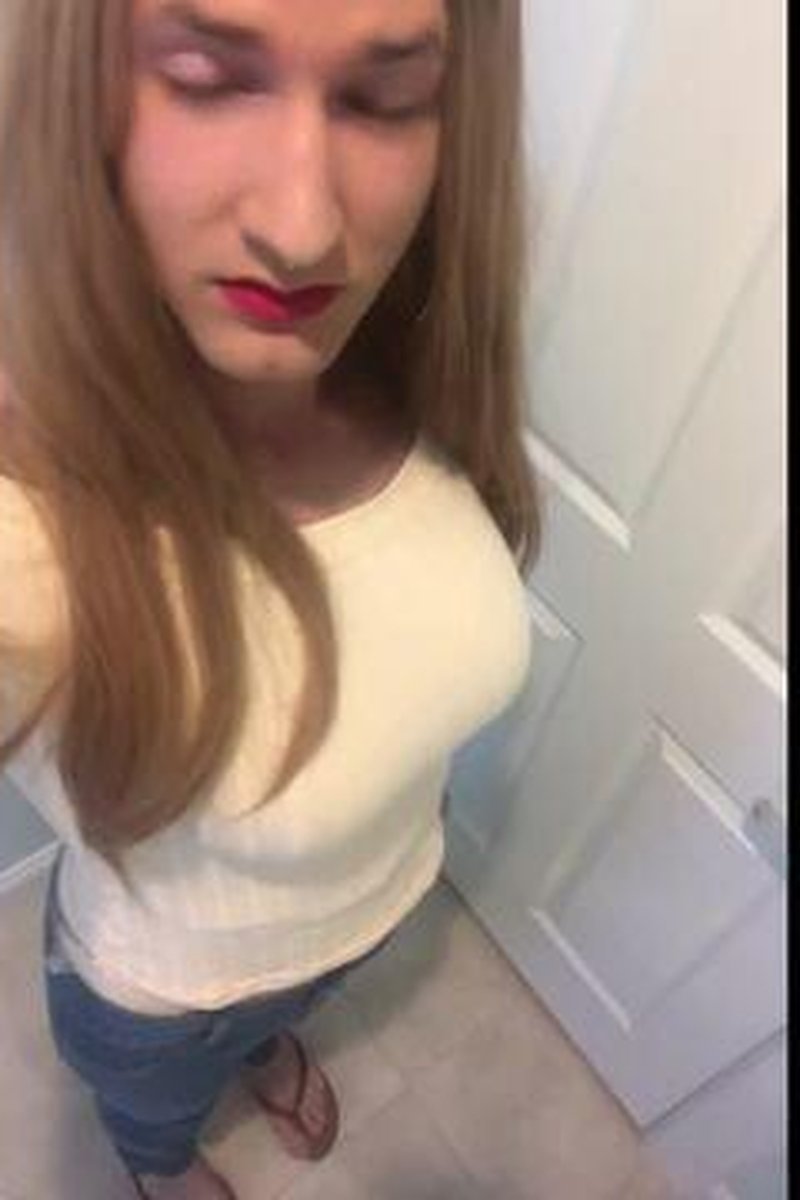 Feminization Transformation - Screenshot 1 of 4 - Amateur