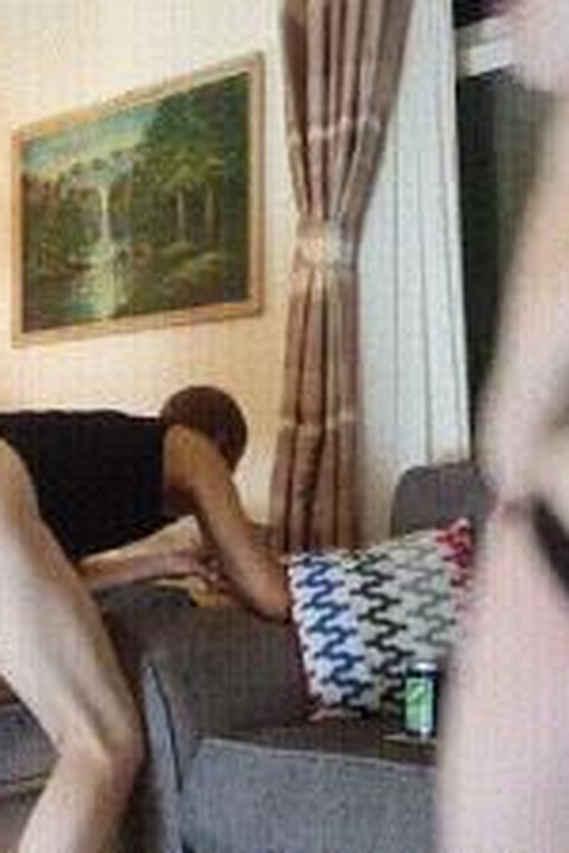 Smoking Peg - Screenshot 1 of 4 - Cumshot